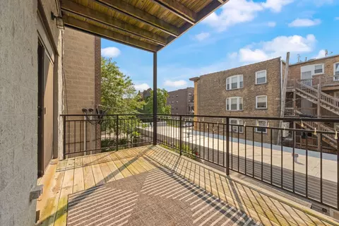 Exterior - 1261 E 46th St #201E, Chicago, IL 60653 photo 3 of 3
