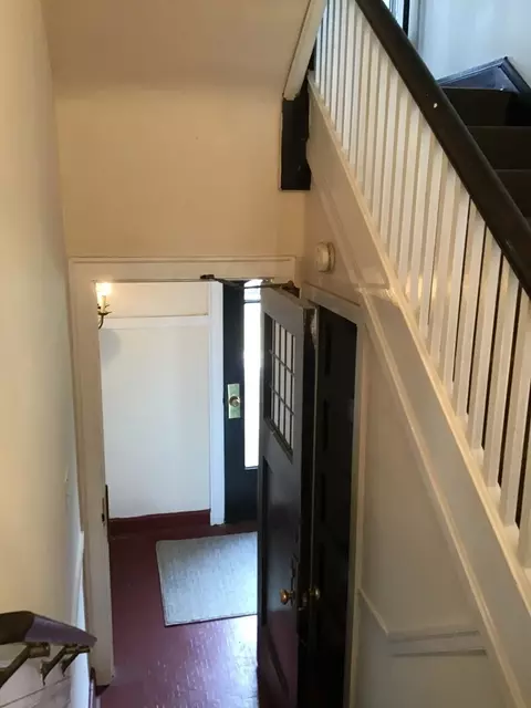 Entry Way - 7423 S Euclid Ave, Chicago, IL 60649 photo 4 of 4