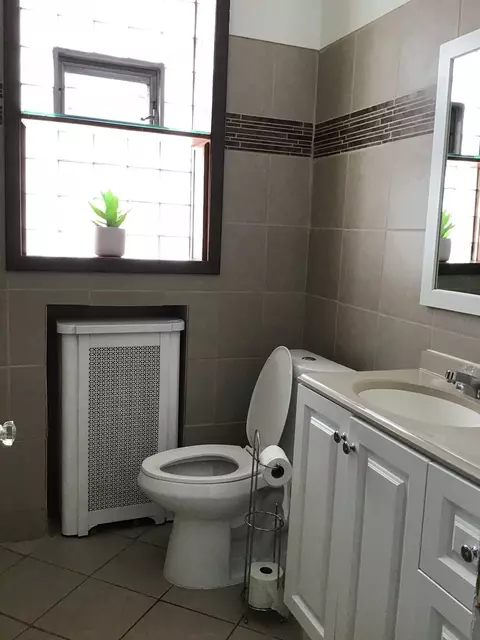 Bath - 7423 S Euclid Ave, Chicago, IL 60649 photo 5 of 7