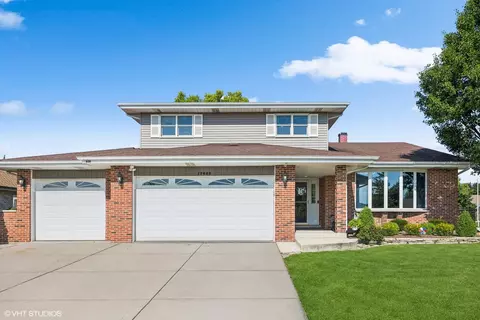 17040 Prestwick Dr, Tinley Park, IL 60477