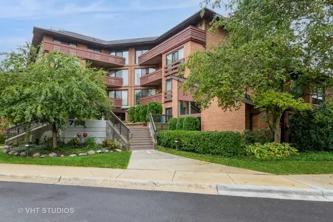 706 Waukegan Rd #201, Glenview, IL 60025
