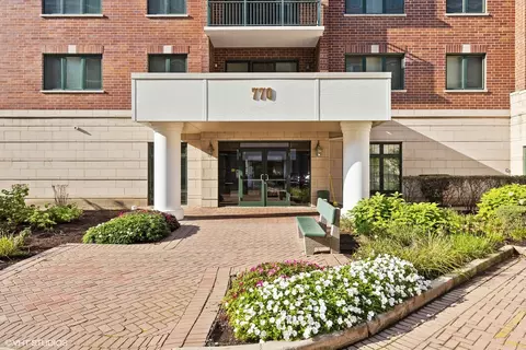 770 Pearson St #2-502, Des Plaines, IL 60016