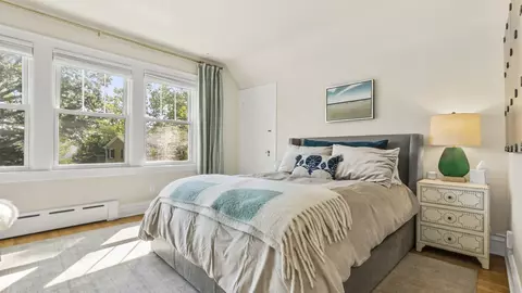 Bedroom - 2150 Mcdaniel Ave, Evanston, IL 60201 photo 1 of 5