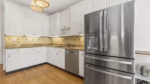 Kitchen - 2150 Mcdaniel Ave, Evanston, IL 60201 photo 2 of 3