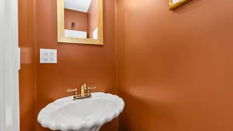 Bath - 2150 Mcdaniel Ave, Evanston, IL 60201 photo 1 of 4