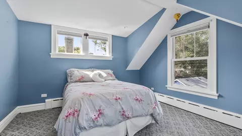 Bedroom - 2150 Mcdaniel Ave, Evanston, IL 60201 photo 4 of 5