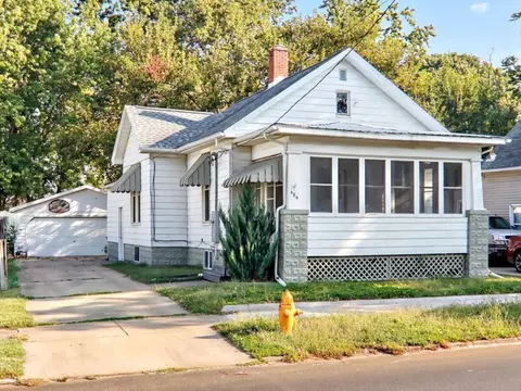 609 W Macarthur Ave, Bloomington, IL 61701