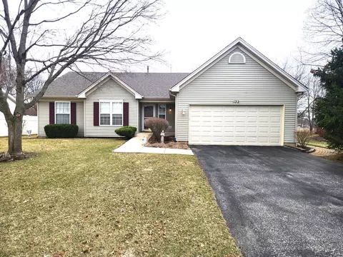 122 S Hankes Rd, Aurora, IL 60506