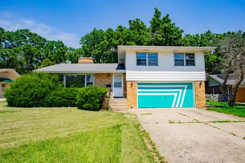82 Nordigan Dr, Waukegan, IL 60087