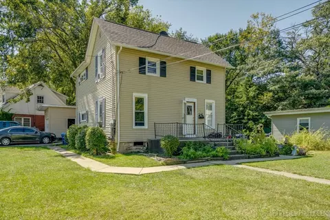 638 E Roosevelt St, Dekalb, IL 60115 photo 2