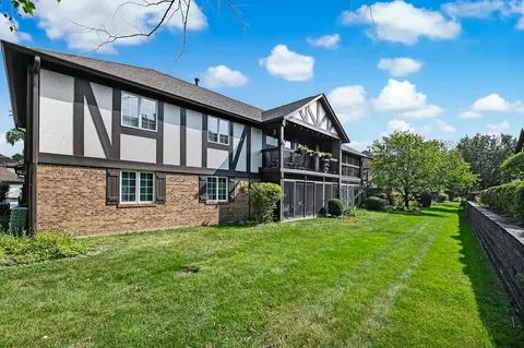 239 Brookside Ln #D, Willowbrook, IL 60527 photo 13