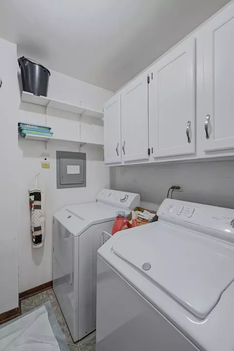 239 Brookside Ln #D, Willowbrook, IL 60527 photo 11
