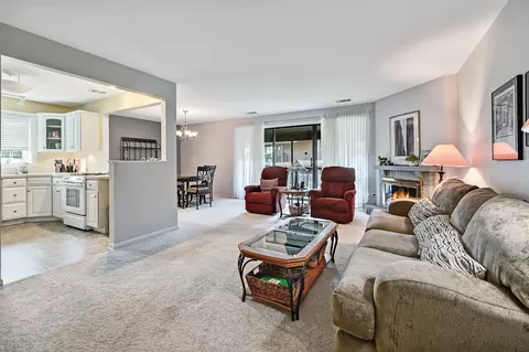 239 Brookside Ln #D, Willowbrook, IL 60527 photo 2
