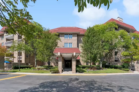 1250 Rudolph Rd #1B, Northbrook, IL 60062