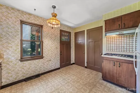 863 E Prairie Ave, Des Plaines, IL 60016 photo 10