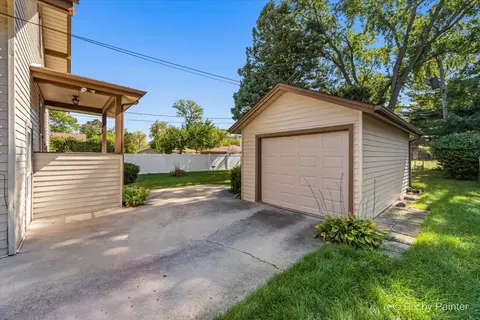 863 E Prairie Ave, Des Plaines, IL 60016 photo 24