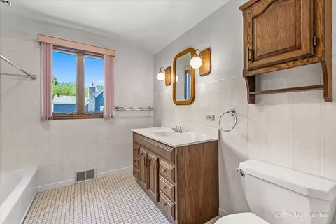 863 E Prairie Ave, Des Plaines, IL 60016 photo 20