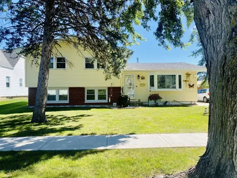 925 N Main St, Rochelle, IL 61068