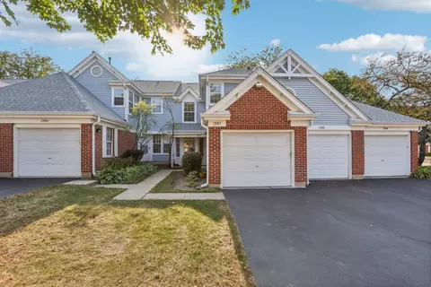 1982 Quaker Hollow Ln, Streamwood, IL 60107
