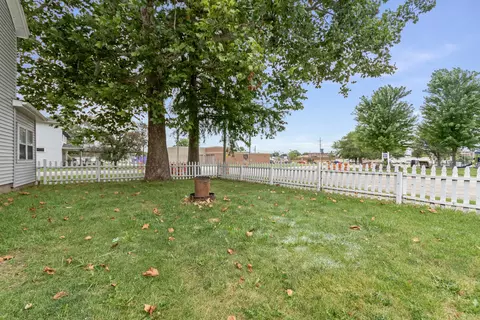 Exterior - 203 E North St, Plano, IL 60545 photo 3 of 3