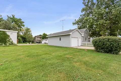 Exterior - 203 E North St, Plano, IL 60545 photo 2 of 3