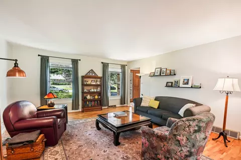 Living - 3433 Ithaca Rd, Olympia Fields, IL 60461 photo 1 of 4