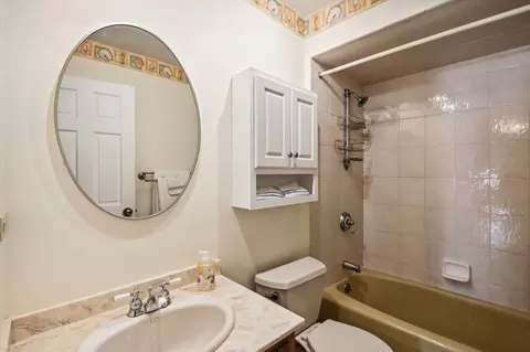 Bath - 3433 Ithaca Rd, Olympia Fields, IL 60461 photo 4 of 4