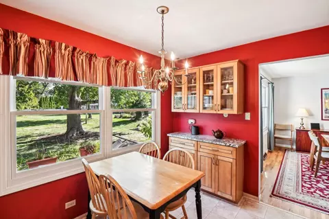 Dining - 3433 Ithaca Rd, Olympia Fields, IL 60461 photo 3 of 3