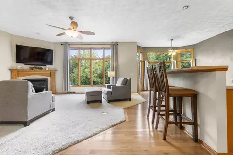 Living - 6117 Windflower Way, Roscoe, IL 61073 photo 2 of 2