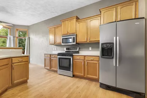 Kitchen - 6117 Windflower Way, Roscoe, IL 61073 photo 3 of 4
