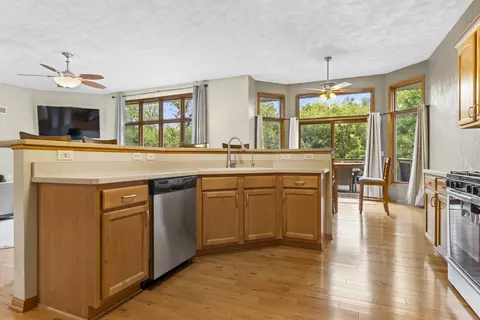 Kitchen - 6117 Windflower Way, Roscoe, IL 61073 photo 2 of 4