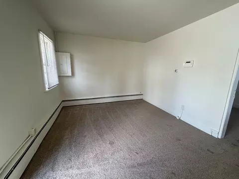 621 Holly St, Elgin, IL 60123 photo 4