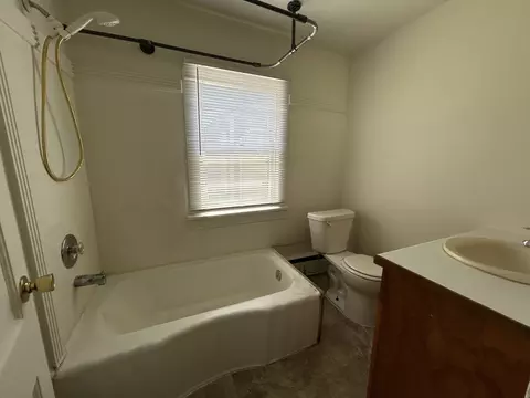 621 Holly St, Elgin, IL 60123 photo 8