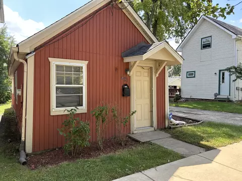 621 Holly St, Elgin, IL 60123