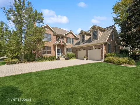 1080 W Willow St, Palatine, IL 60067