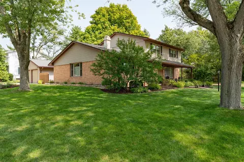 1018 Porter Ln, Normal, IL 61761 photo 2