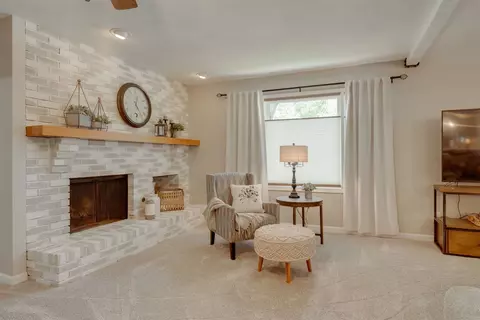 1018 Porter Ln, Normal, IL 61761 photo 9