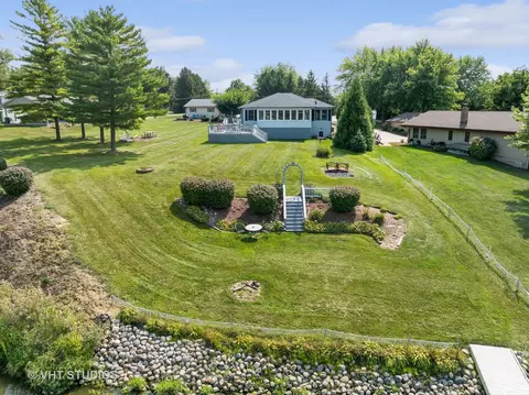 1326 Park Pl, Lake Holiday, IL 60548