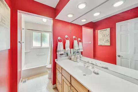111 N Western Ave, Bartlett, IL 60103 photo 23