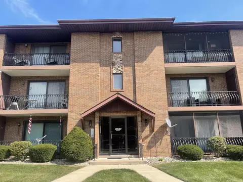 16819 81st Ave #2S, Tinley Park, IL 60477