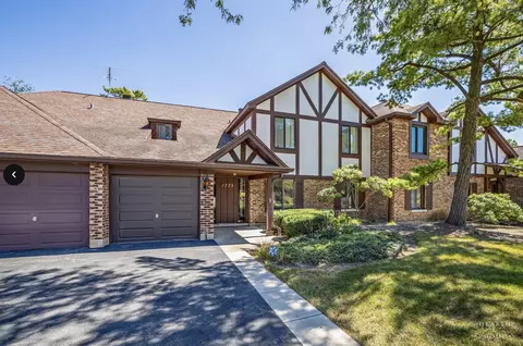 1775 Gloucester Ct #3004, Wheaton, IL 60189