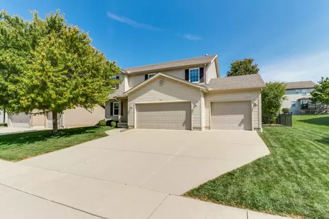 Exterior - 2613 Grey Fox Trl, Bloomington, IL 61705 photo 13 of 13