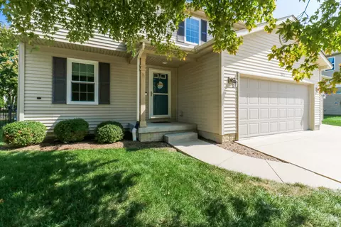 Exterior - 2613 Grey Fox Trl, Bloomington, IL 61705 photo 11 of 13