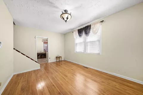 2733 N Artesian Ave, Chicago, IL 60647 photo 14