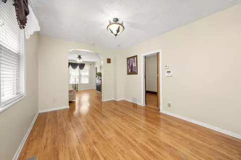 2733 N Artesian Ave, Chicago, IL 60647 photo 13