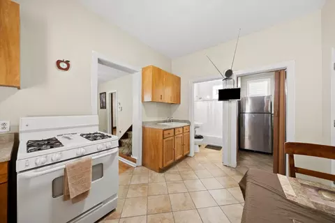 2733 N Artesian Ave, Chicago, IL 60647 photo 17