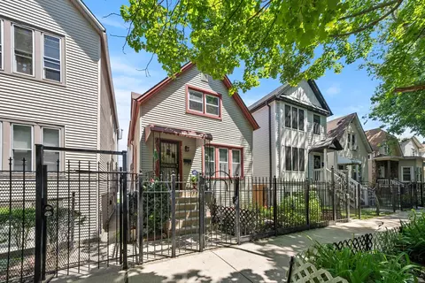 2733 N Artesian Ave, Chicago, IL 60647 photo 3