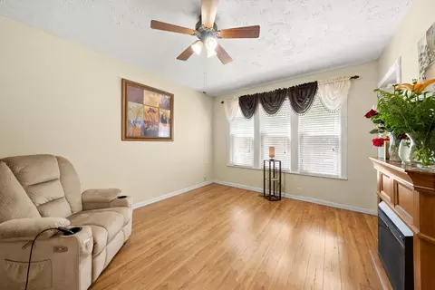 2733 N Artesian Ave, Chicago, IL 60647 photo 11