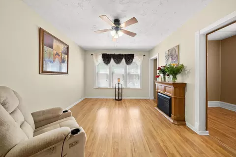 2733 N Artesian Ave, Chicago, IL 60647 photo 10