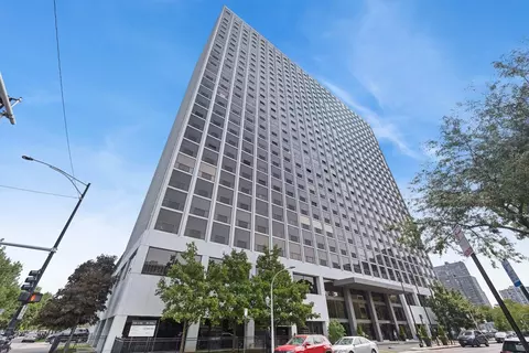 4343 N Clarendon Ave #1202, Chicago, IL 60613